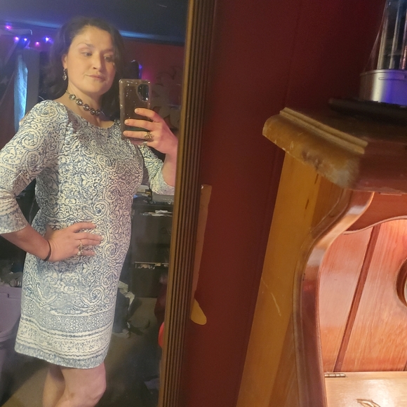 Beautiful & stylish dress 👗 size M fits like an 8 - Picture 4 of 6